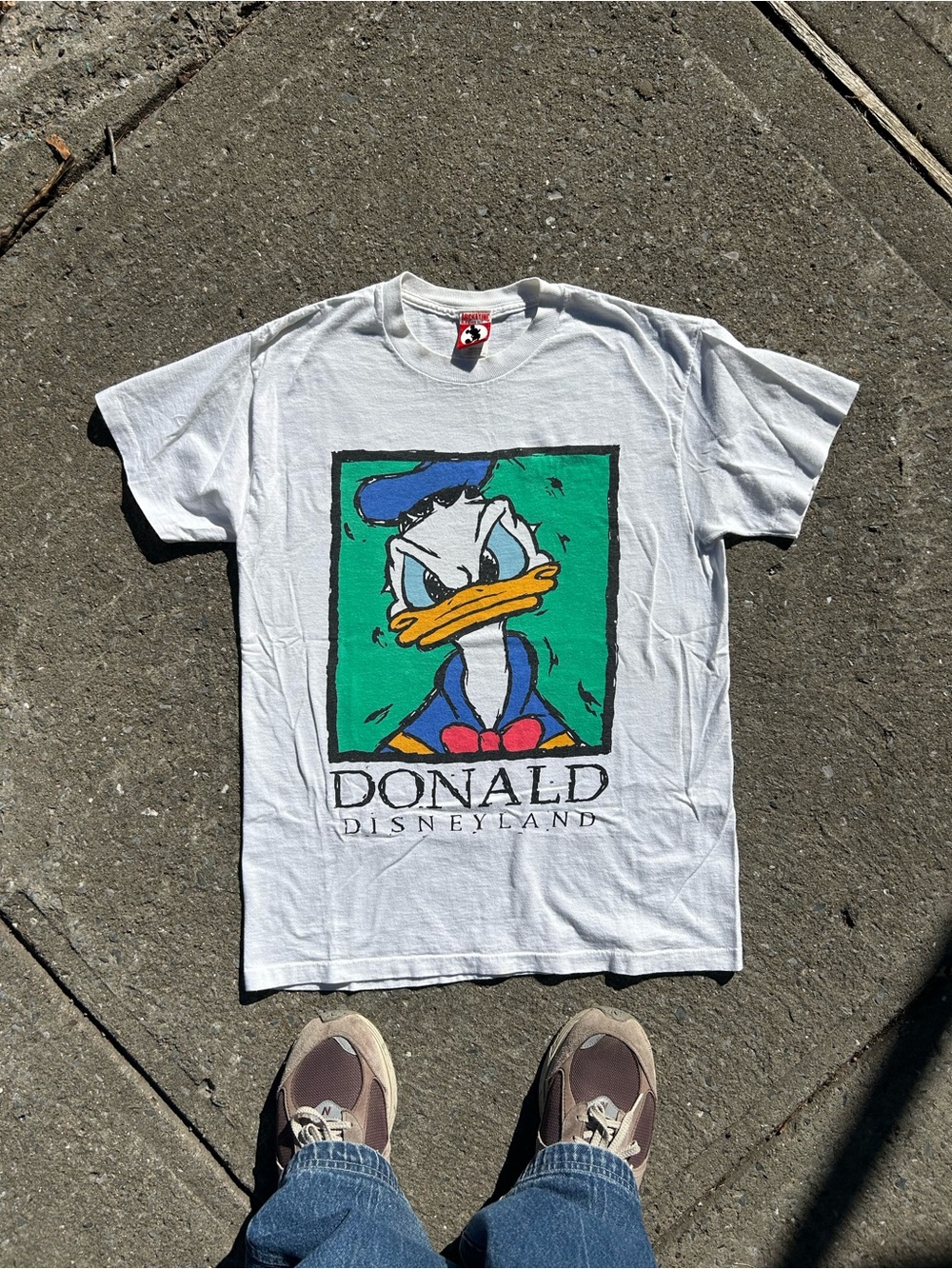 Vintage 90s Disneyland Donald Duck White Single Stitch Graphic Tee